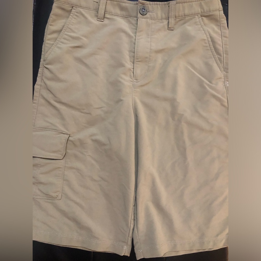 Under Armour Khaki Golf Shorts YXL Boys.  Khaki color in great condition.